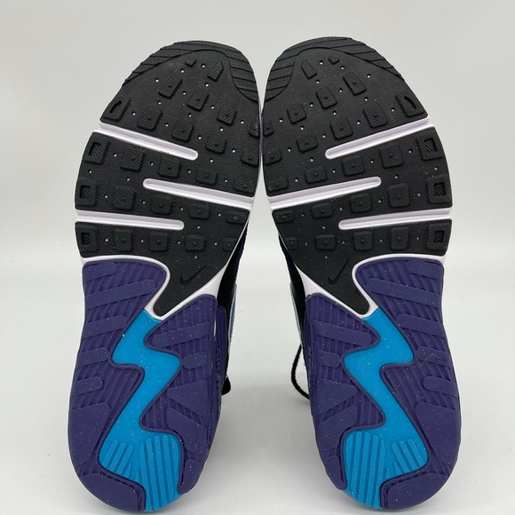 WMNS Nike Air Max Excee - Picture 7 of 10